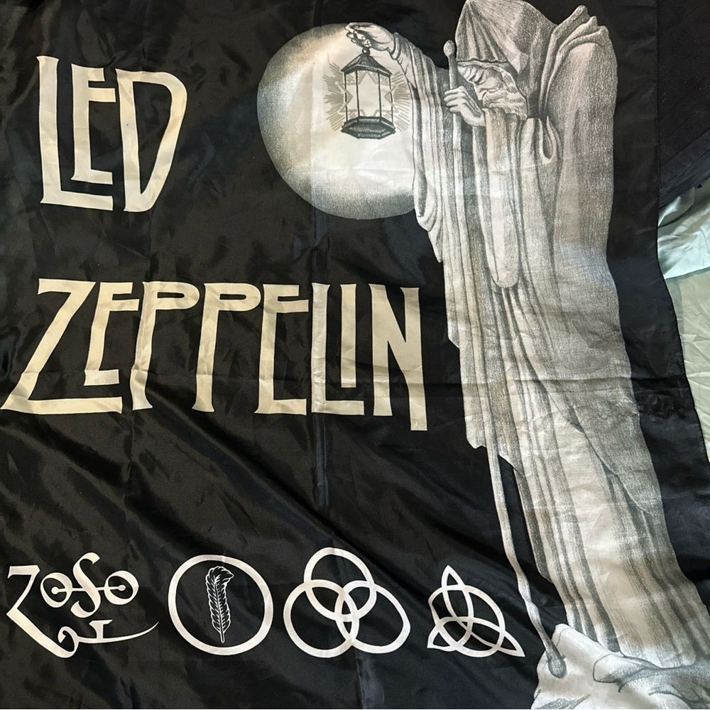 Led Zeppelin Fabric Tapestry 30" X 42" Polyester Stairway To Heaven Mythgem 2004